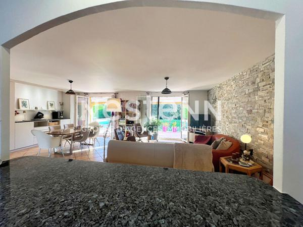 A VENDRE FLAYOSC Maison plain-pied 4 chambres piscine garage