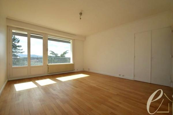 TASSIN Avenue Eisenhower – Appartement T3 de 64 m² avec 2 balcons et une jolie vue dégagée
