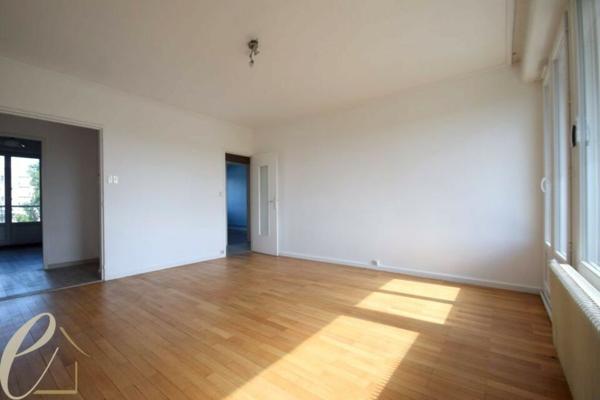 TASSIN Avenue Eisenhower – Appartement T3 de 64 m² avec 2 balcons et une jolie vue dégagée