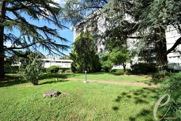 TASSIN Avenue Eisenhower – Appartement T3 de 64 m² avec 2 balcons et une jolie vue dégagée