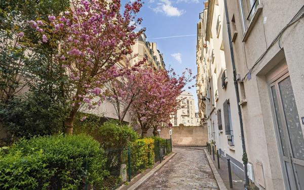 Appartement à vendre    2 pièces • 38,48 m2 Paris 18