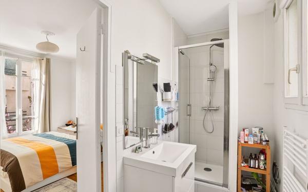 Appartement à vendre    2 pièces • 38,48 m2 Paris 18