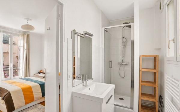 Appartement à vendre    2 pièces • 38,48 m2 Paris 18