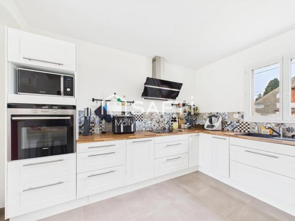 Pavillon récent avec dépendances et prestations haut de gamme