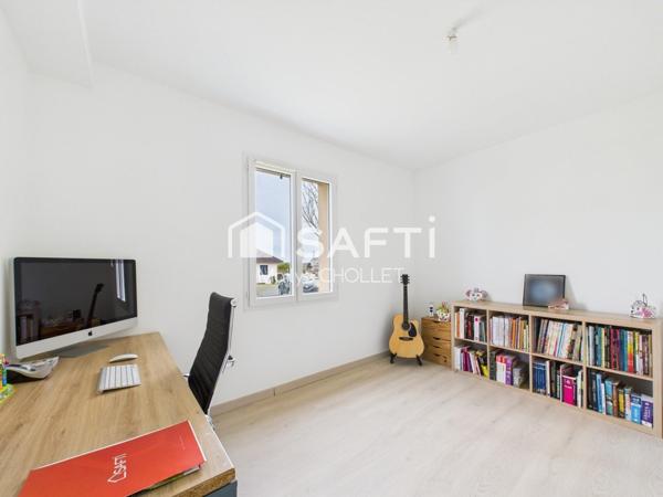 Pavillon récent avec dépendances et prestations haut de gamme