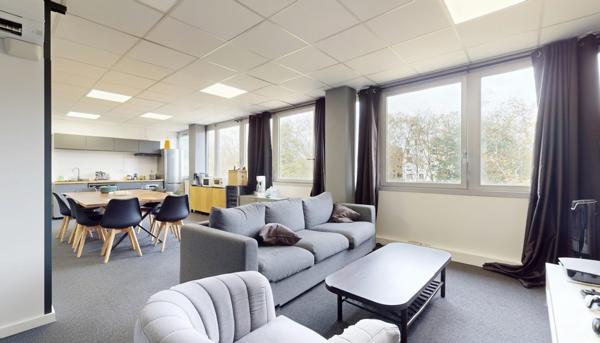 Bureaux d'une superficie de 189m² + 9 places de parking