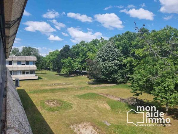 Bureaux d'une superficie de 189m² + 9 places de parking