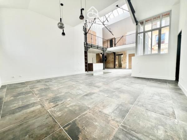 Maison
                                                                                                                                                                                                                                                                                                                        6 pièce(s)                                                                                                                                                                                                          4 chambre(s)                                                                                                                                                                                                          175  m²