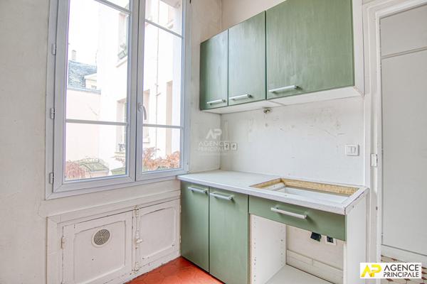 Versailles Notre-Dame les Prés - Appartement 4 pièces 93 .34 m² carrez avec cave et balcon situé au 1er étage d'un superbe immeuble ancien €1 036 000 ** - Référence 25889