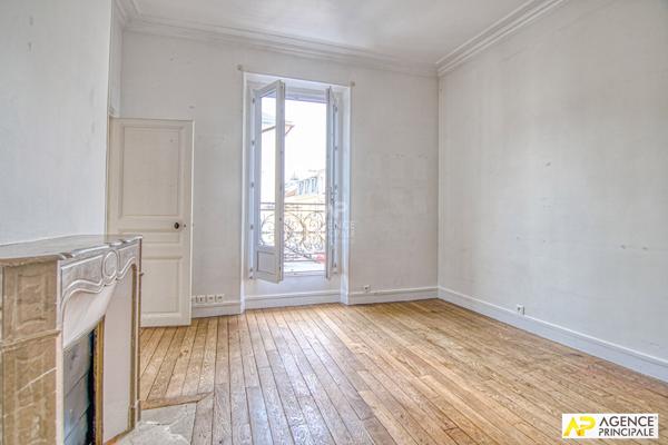 Versailles Notre-Dame les Prés - Appartement 4 pièces 93 .34 m² carrez avec cave et balcon situé au 1er étage d'un superbe immeuble ancien €1 036 000 ** - Référence 25889