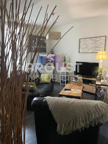 En exclusivité quartier avenue de la rochelle, très jolie maison de ville avec jardin.