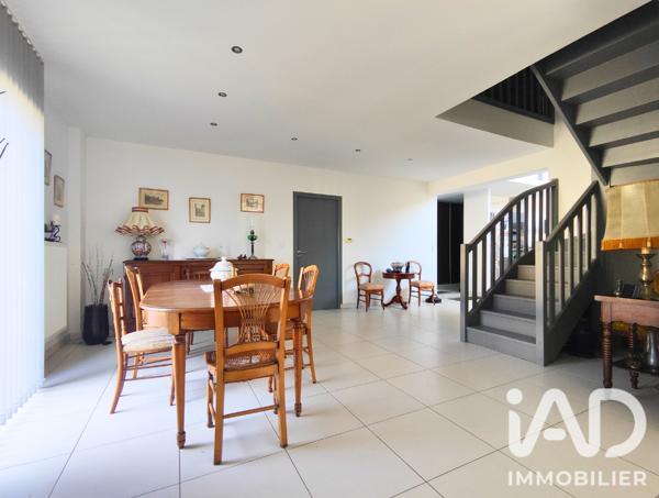 Maison à vendre 7 pièces 240 m² Saint-Amand-les-Eaux