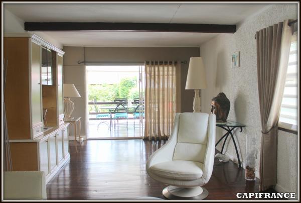 A VENDRE A KOUROU (97310) UNE MAGNIFIQUE MAISON EN BOIS T5 de 106 m² AVEC 2 MAISONS T2 INDEPENDANTES - TERRAIN DE 775 m² - AU PRIX DE 407 000 €.