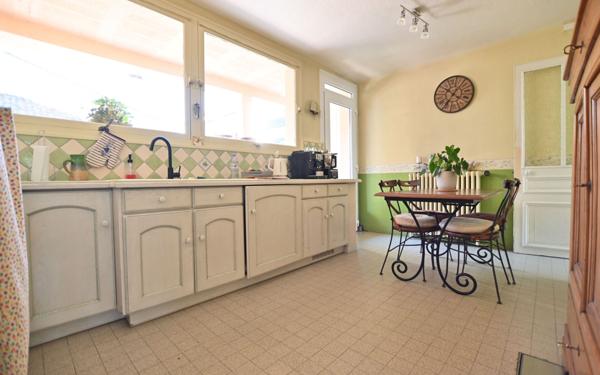 Immeuble à vendre    4 pièces • 252 m2 Crécy-en-Ponthieu