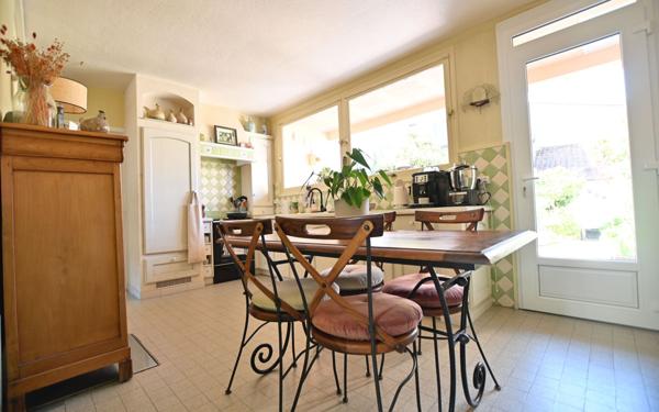 Immeuble à vendre    4 pièces • 252 m2 Crécy-en-Ponthieu