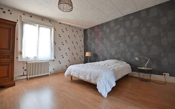 Immeuble à vendre    4 pièces • 252 m2 Crécy-en-Ponthieu