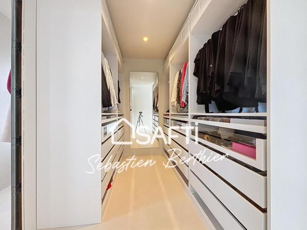 Villa design avec piscine et volumes généreux