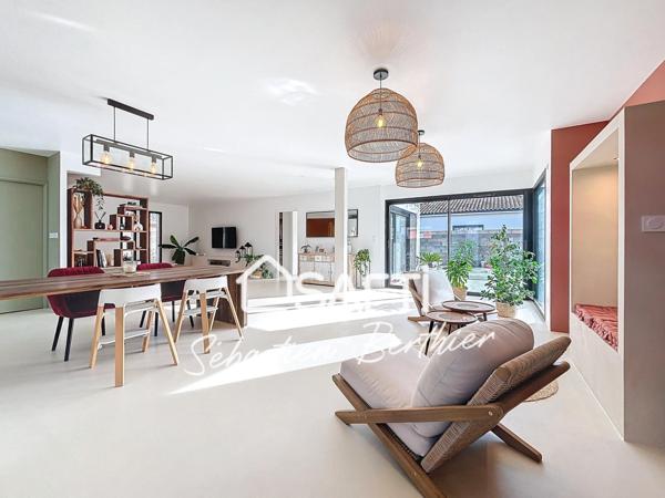 Villa design avec piscine et volumes généreux