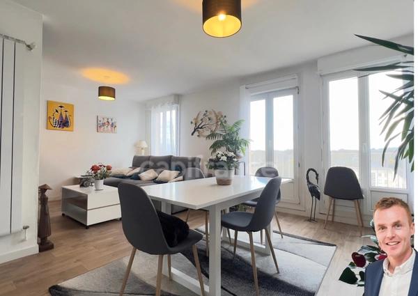 QUIMPER-Sud, rue du Léon (Quartier Prat-Maria), appartement de type T5 modifié en T4 de plus de 83 m² habitable, situé au 7ème étage sur 8 avec ascenseur, une loggia et une cave.