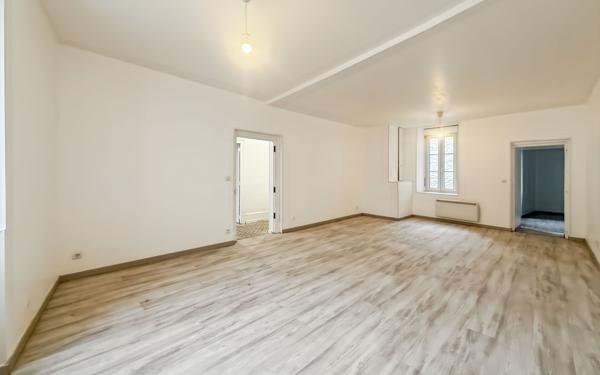 Maison à vendre    5 pièces •  Janville