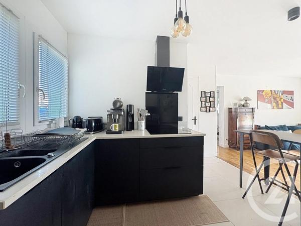 Maison à vendre  5 pièces - 89,90 m 2   SOYAUX  - 16