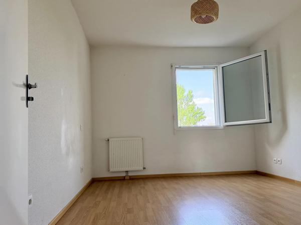 Acheter un appartement récent T2 41m2 avec ascenseur à Floirac proche de Bordeaux parking exterieur securisé environnement calme proche commerces et transports