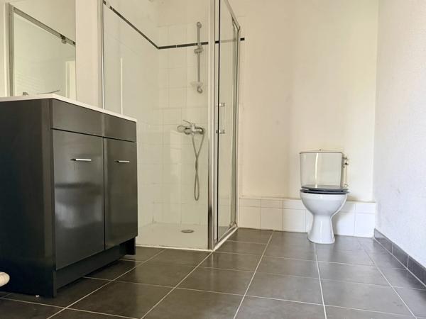 Acheter un appartement récent T2 41m2 avec ascenseur à Floirac proche de Bordeaux parking exterieur securisé environnement calme proche commerces et transports