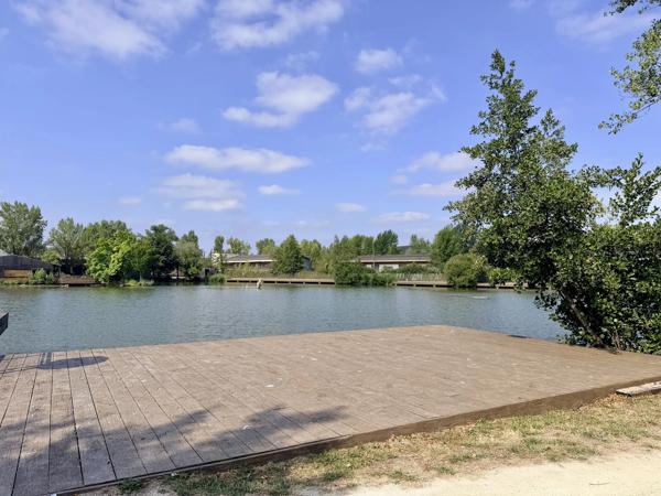 Acheter un appartement récent T2 41m2 avec ascenseur à Floirac proche de Bordeaux parking exterieur securisé environnement calme proche commerces et transports