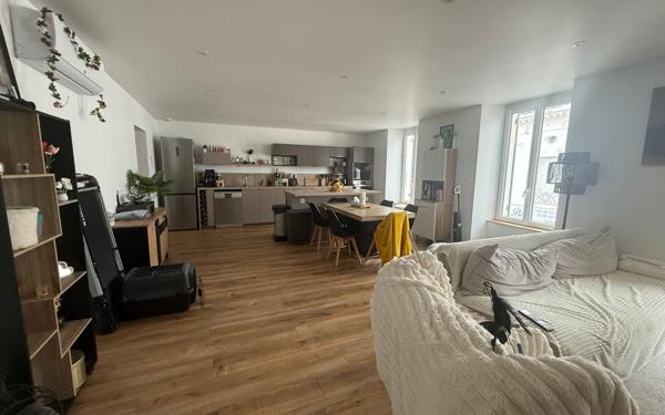 Immeuble à vendre    6 pièces •  Cozes