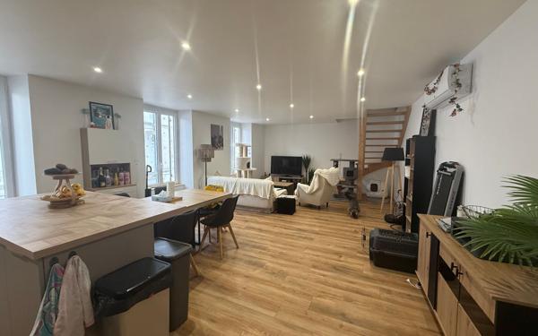 Immeuble à vendre    6 pièces •  Cozes