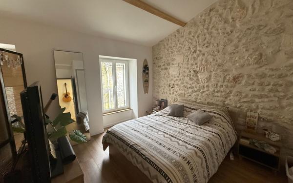 Immeuble à vendre    6 pièces •  Cozes