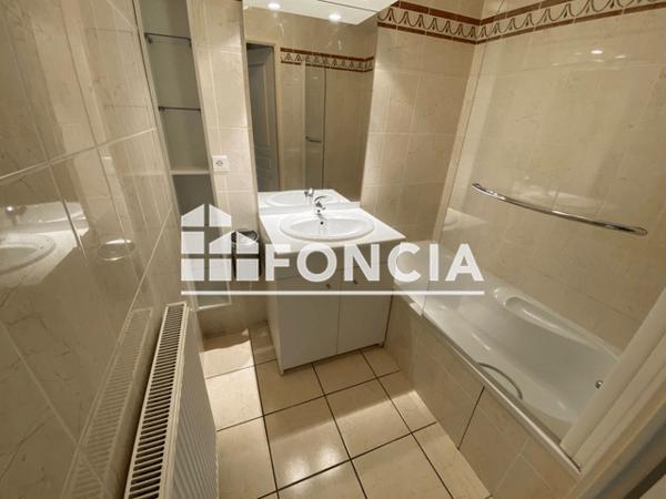 Location Appartement 2 pièces 49.22 m² - 2 BIS PLACE PELLETAN Agen 47000