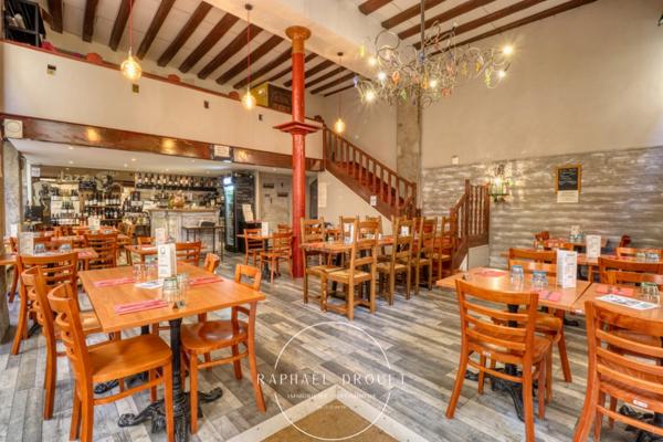 VIENNE (38) – FONDS DE COMMERCE RESTAURATION – LICENCE IV – RUES PIETONNES CENTRE-VILLE