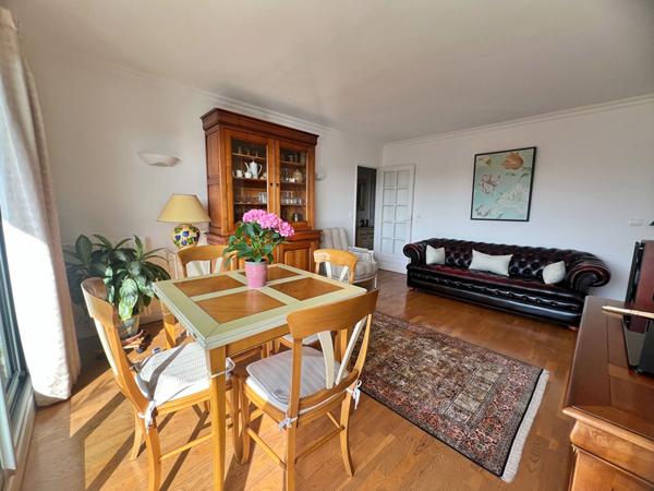 Appartement 3 pièces en parfait état quartier Mairie