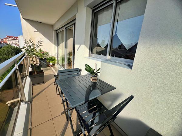 Appartement 3 pièces en parfait état quartier Mairie