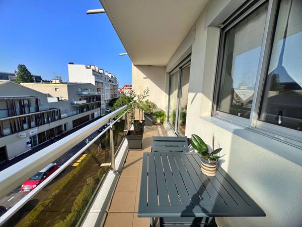 Appartement 3 pièces en parfait état quartier Mairie