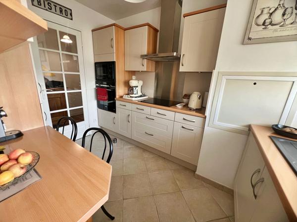 Appartement 3 pièces en parfait état quartier Mairie