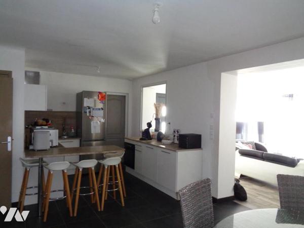 Maison rénovée de 113 m² 4 chambres dans quartier résidentiel proche commerces et transports