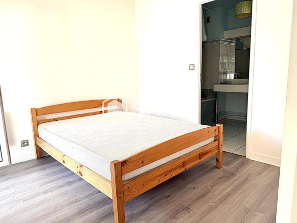 Logement, balcon, ascenseur, parking sécurisée,cave!