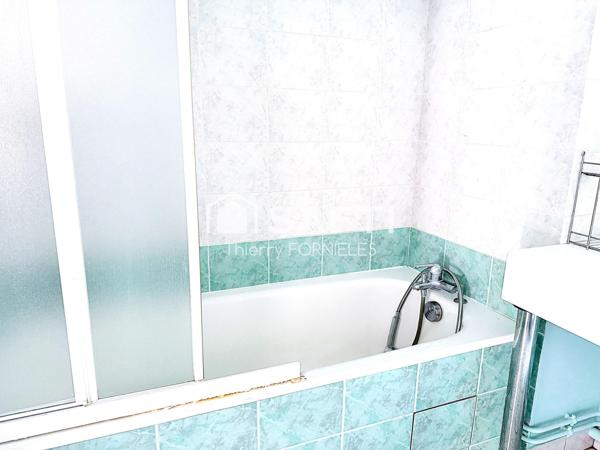 Logement, balcon, ascenseur, parking sécurisée,cave!