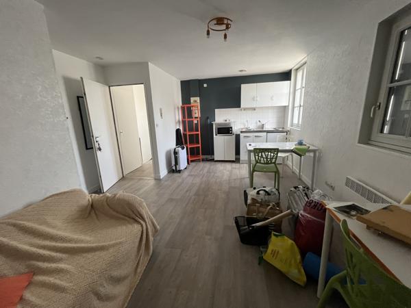 Thouars (79100) ref 93471 THOUARS Proche centre immeuble composé de 3 appartements loués