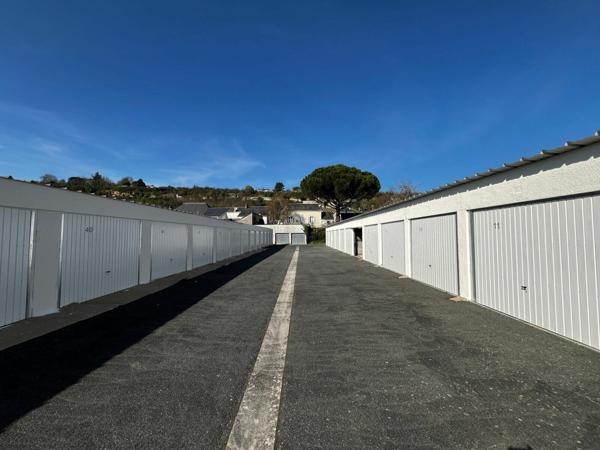 Stationnement à louer    15 m2 Chinon