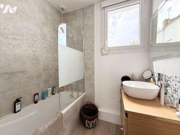 A VENDRE - SAINT-NAZAIRE Maison dans le Centre-ville avec garage et terrasse