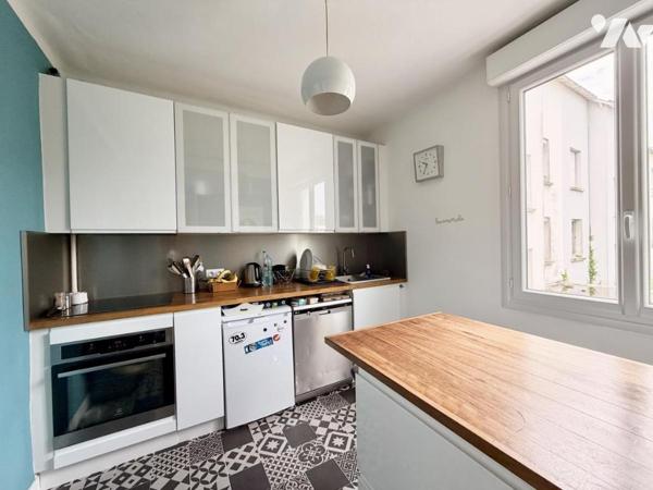 A VENDRE - SAINT-NAZAIRE Maison dans le Centre-ville avec garage et terrasse