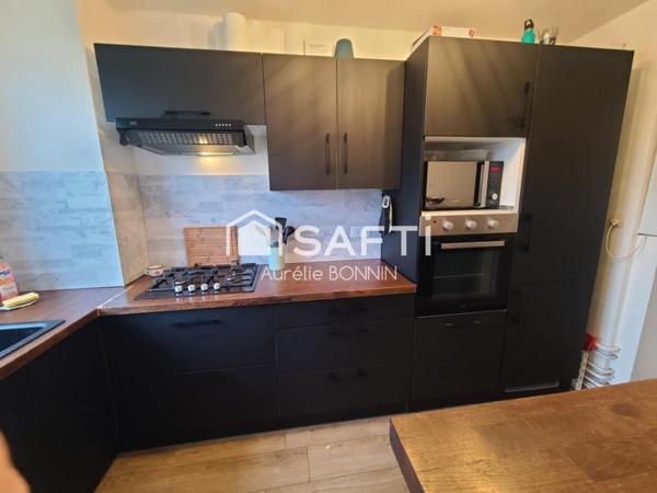 Pessac Le Bourghail, Je vous présente ce bel appartement de 3 pièces rénové sans vis à vis et au dernier étage