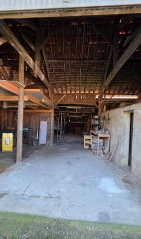 Maison familiale avec grand terrain et potentiel constructible