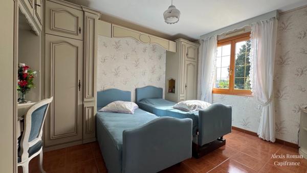 Plain-pied 148 m², DPE A sur 3 700 m² de terrain – Géothermie, double garage et jardin clos