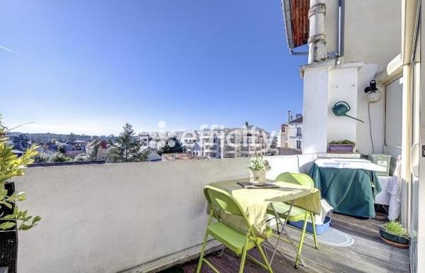 Appartement
         4 pièces
        - 74 m² 418 000 € *