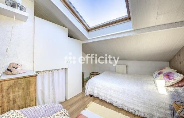 Appartement
         4 pièces
        - 74 m² 418 000 € *