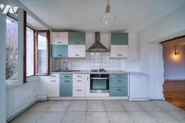 3 PIECES AVEC JARDIN - VARCES ALLIERES ET RISSET